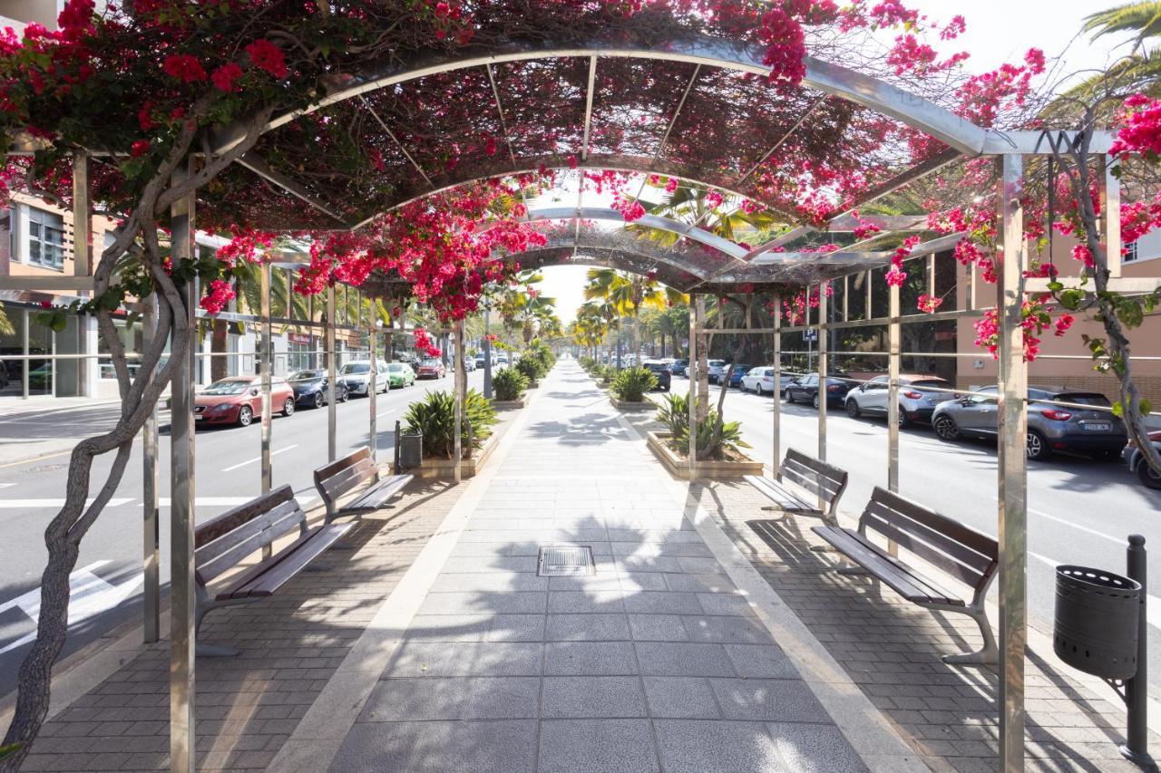 Home2Book Stunning Santa Cruz City Views Exterior photo